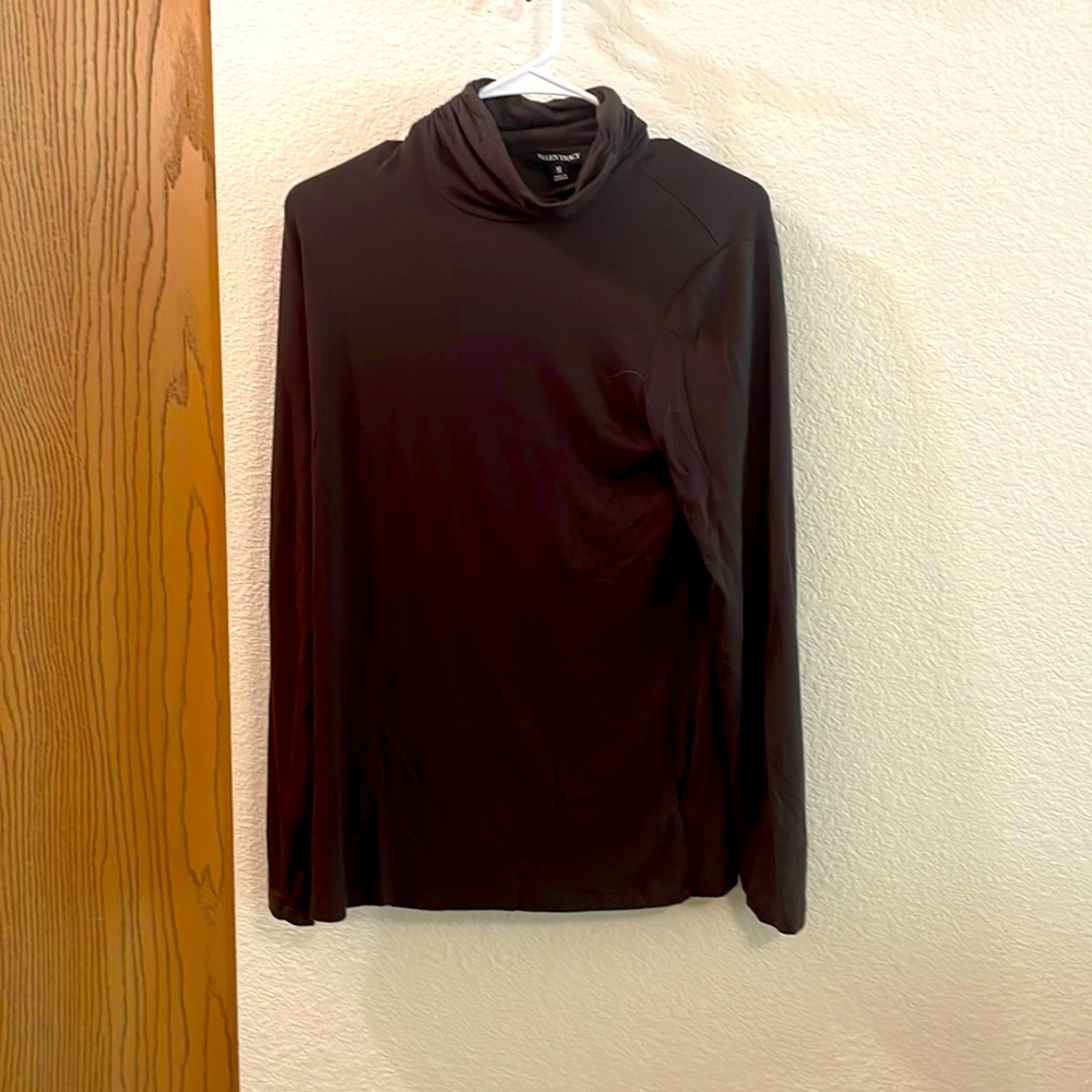 ellen tracy dark brown long sleeve turtle neck M